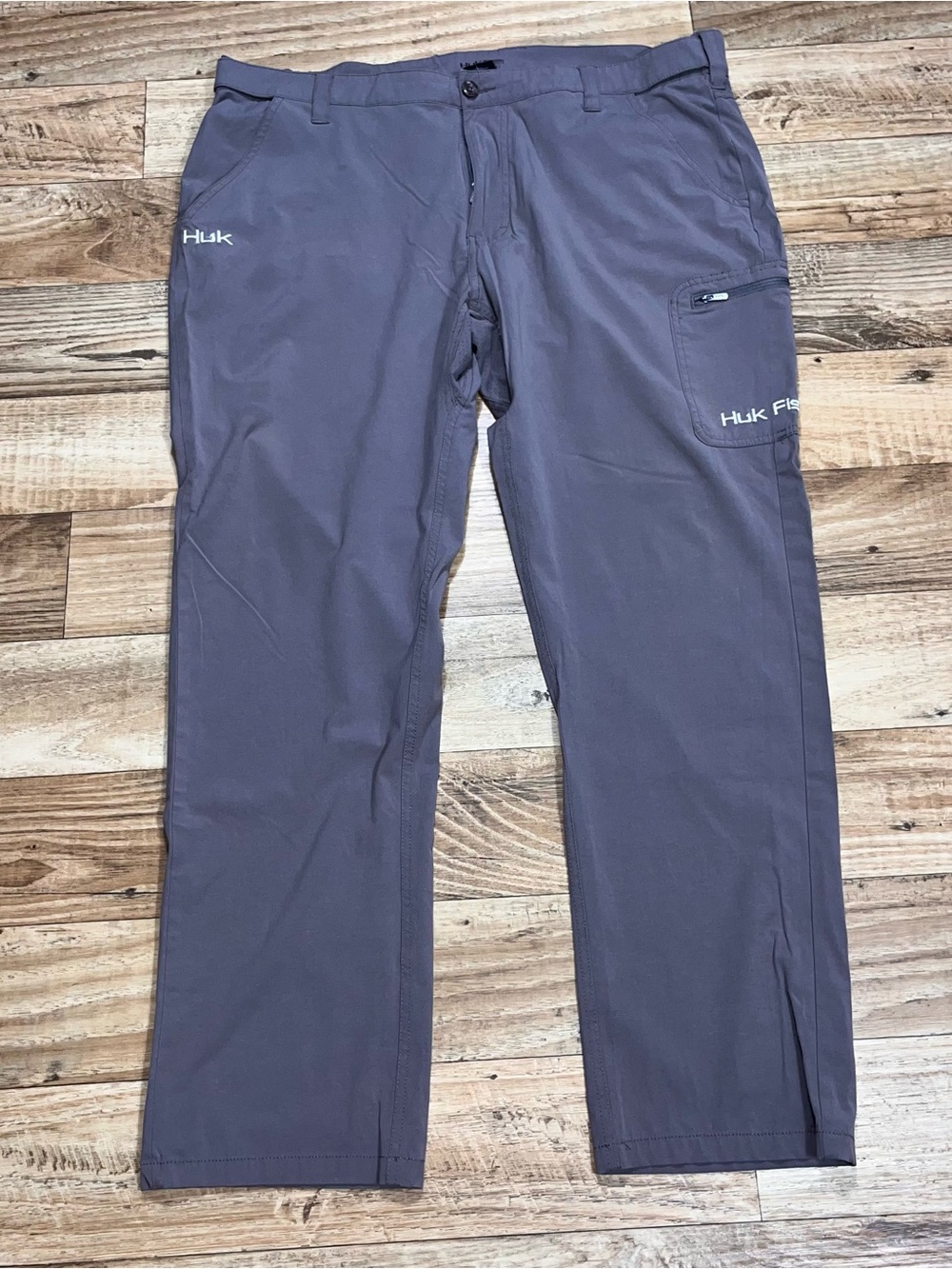 Huk Men Pants 42x32* Fishing Gray Performance  Quick Dry Stretch Cargo Pocket
